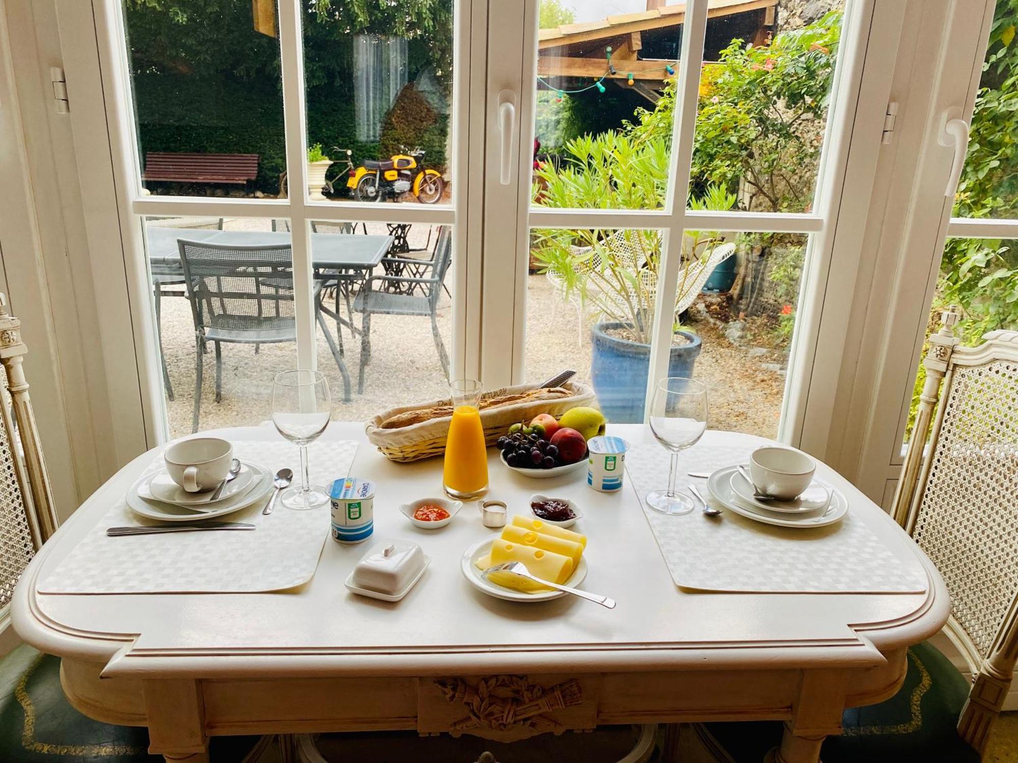 Aux Berges Du Libre Bed & Breakfast Felines-Termenes ภายนอก รูปภาพ